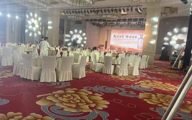 廣告物料制作會(huì)場(chǎng)布景舞臺(tái)搭建展位搭建舞臺(tái)燈光設(shè)備演藝音響高清LED屏 廣告物料制作會(huì)場(chǎng)布景舞臺(tái)搭建展位搭建舞臺(tái)燈光設(shè)備演藝音響高清LED屏